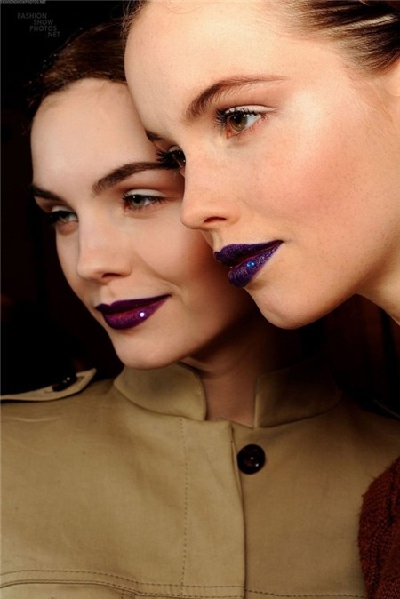 Bí quyết đẹp quyến rũ mà không già với son màu trầm 1