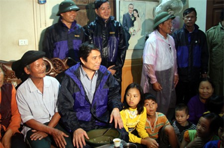Bão đổ bộ vào Quảng Ninh, chưa có thiệt hại về người