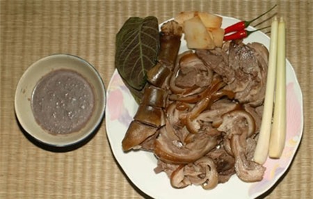 đặc sản, tiết canh, thịt chó, mắm tôm, trứng vịt lộn, đặc sản Việt Nam, món ăn lạ,