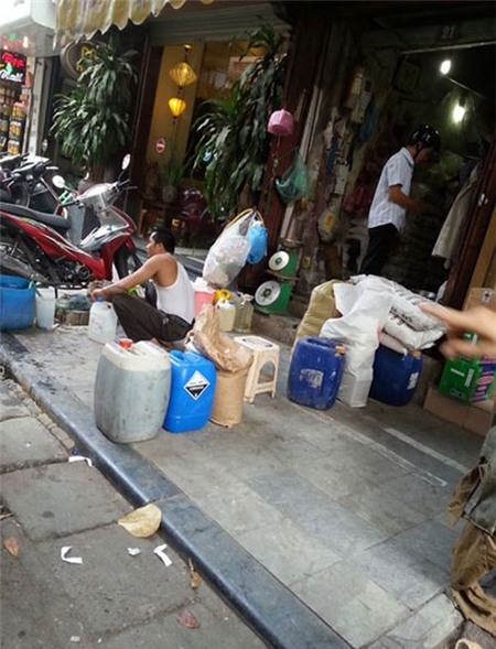 a xít , hóa chất, Đường Láng, Long Biên, Hà Nội, tẩy rửa, axit sunfuric