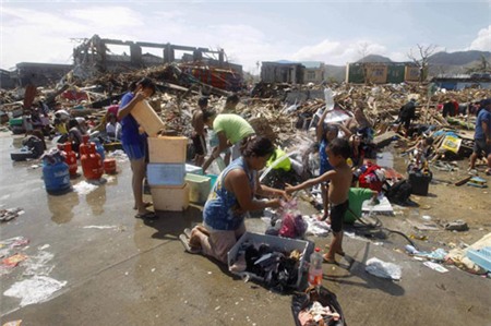 Philippines: Khoảng 30 người Việt sống sót ở Tacloban đang nguy kịch 1