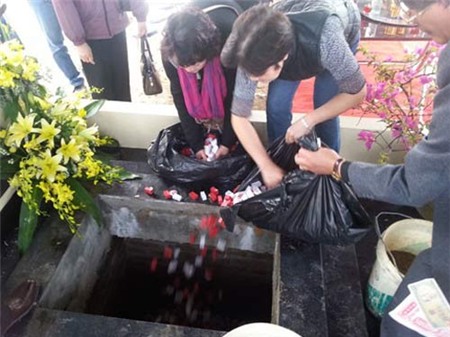 Đưa tro cốt NSƯT Văn Hiệp về nơi yên nghỉ - 3