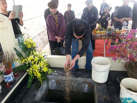 Đưa tro cốt NSƯT Văn Hiệp về nơi yên nghỉ - 7