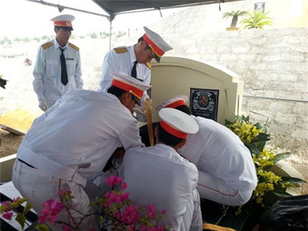 Đưa tro cốt NSƯT Văn Hiệp về nơi yên nghỉ - 9