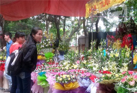 Hoa, quà tặng lưu niệm có hiện tượng 