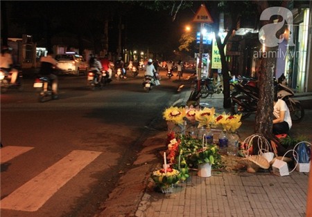 Hoa, quà tặng lưu niệm có hiện tượng 