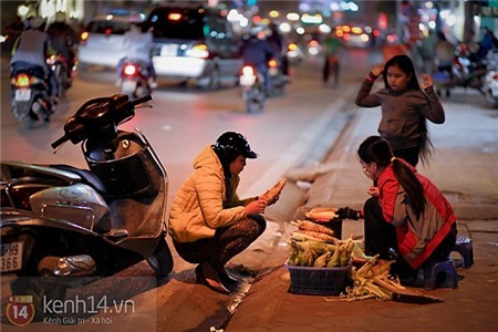 Ngô nướng - món quà của mùa đông Hà Nội 1