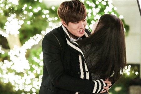 "Bộ sưu tập" cảnh ôm của Lee Min Ho - Park Shin Hye 8