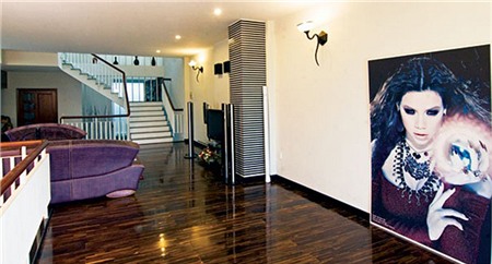 Thế nhưng, cả hai đều rất tự lực. Hà Hồ từng khẳng định cô chưa bao giờ phải xin anh Cường tiền và ngược lại.