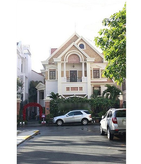 Dù nội thất bên trong chưa được tiết lộ nhưng với gia thế giàu có của Nguyễn Đức Hải, chắc hẳn giá trị tài sản và kiểu bài trí của các đồ nội thất cũng sẽ rất “khủng”.