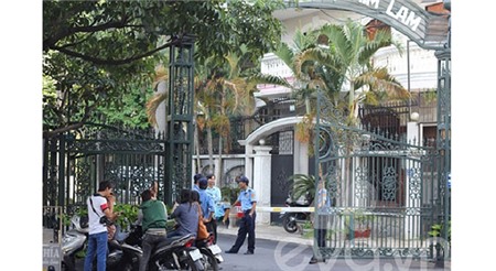 Điều đó càng khiến cho nhiều người tin chắc rằng, mức độ giàu có của chủ nhân ngôi biệt thự không kém cạnh bất cứ đại gia nức tiếng nào ở Việt Nam.