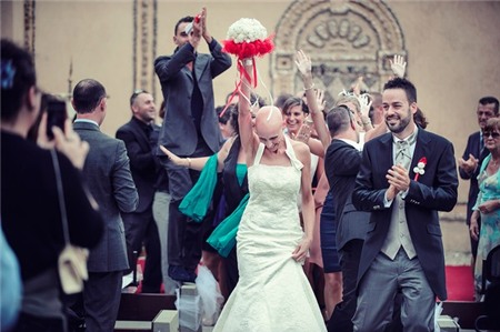 Bộ ảnh cưới đẹp ngỡ ngàng của cô dâu bị ung thư 16