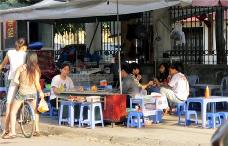 vỉa-hè, bảo-kê, cho-thuê, Hà-Nội, mở-quán, kinh-doanh