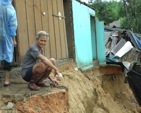 Thủy điện Đắk Mi 4 xả lũ gây thiệt hại nặng nề cho nhân dân vùng hạ du tỉnh Quảng Nam. 