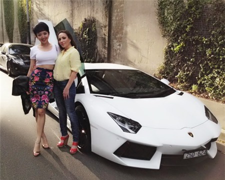 Tóc Tiên siêu sexy dù trong nhà, ngoài phố - 15