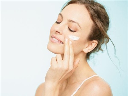 Những thói quen thường ngày dễ khiến da nổi mụn 4
