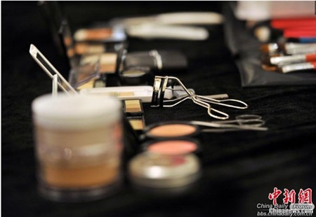 Hậu trường làm nghề người mẫu nội y của cô gái trẻ 7