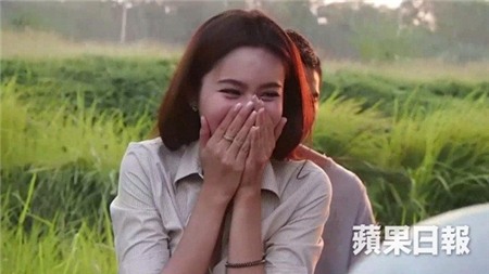 Trương Gia Huy gây sốc vì súc miệng sau khi hôn Nong Poy 11