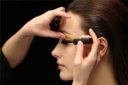 Bí quyết chọn đúng mascara cho từng dáng lông mi 3