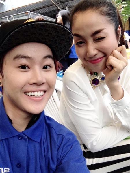 Hà Hồ hạnh phúc bên chồng con - 11