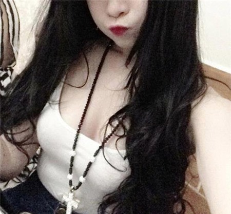 Nở rộ trào lưu khoe đường cong trên facebook - 1