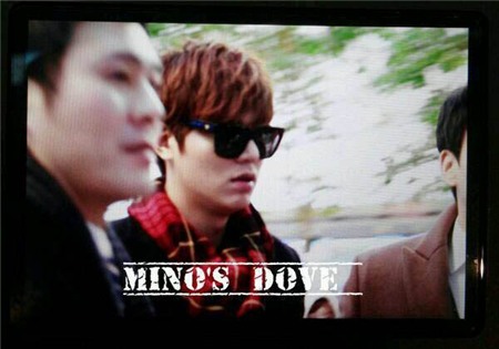 Lee Min Ho bị quây kín lối ở sân bay khi sang Trung Quốc | Lee Min Ho,Lee Min Ho ở sân bay,thời trang sân bay của Lee Min Ho,Lee Min Ho bị fans bao vây