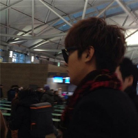 Lee Min Ho bị quây kín lối ở sân bay khi sang Trung Quốc | Lee Min Ho,Lee Min Ho ở sân bay,thời trang sân bay của Lee Min Ho,Lee Min Ho bị fans bao vây