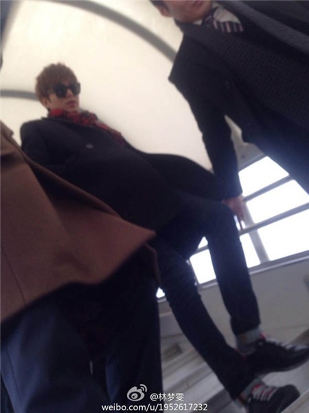 Lee Min Ho bị quây kín lối ở sân bay khi sang Trung Quốc | Lee Min Ho,Lee Min Ho ở sân bay,thời trang sân bay của Lee Min Ho,Lee Min Ho bị fans bao vây