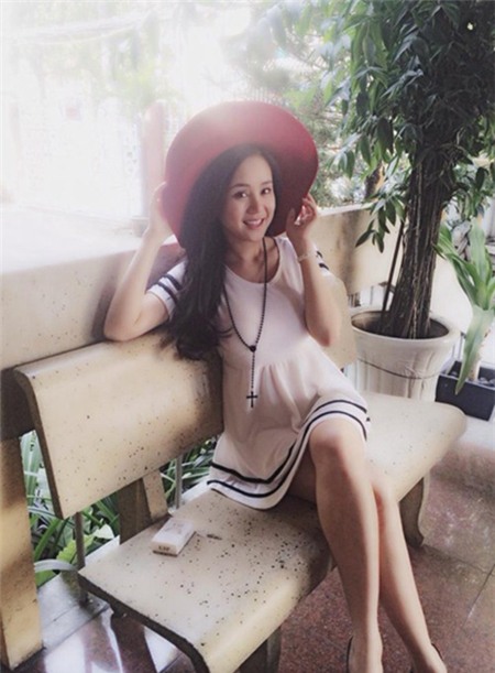 Học Sao Việt diện mũ rộng vành đón xuân - 15