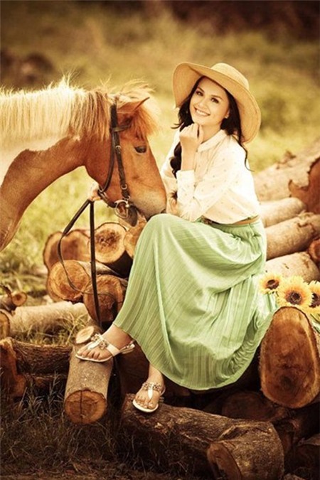 Học Sao Việt diện mũ rộng vành đón xuân - 17