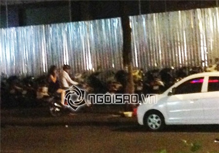 Bắt gặp đạo diễn Lê Hoàng say sưa cà phê cùng cô gái lạ | Lê Hoàng,đạo diễn Lê Hoàng,Bắt gặp đạo diễn Lê Hoàng say sưa cà phê cùng cô gái lạ