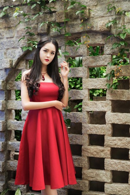 Á hậu Hoàng Anh độn cằm quá dài? | Á hậu Hoàng Anh,Á hậu Việt Nam 2012,Á hậu Hoàng Anh độn cằm