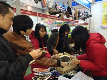 Những thông tin về hàng Trung Quốc bị nhiễm độc khiến người tiêu dùng tìm đến với hàng Thái.