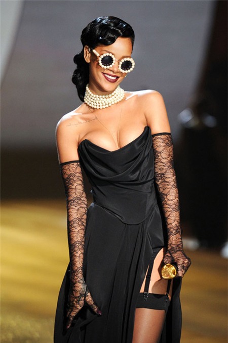Giật mình thời trang Rihanna xưa - nay - 12