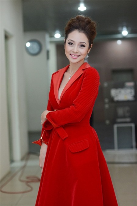 Jennifer Phạm lộ vẻ mệt mỏi trong hậu trường - 7