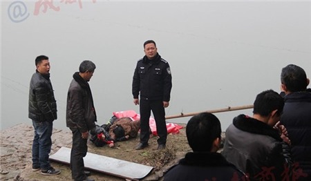 Đau xót mẹ trói con cùng nhảy sông tự vẫn 5