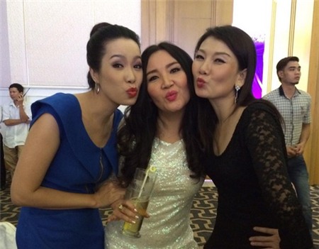 Toàn cảnh tiệc cưới của 