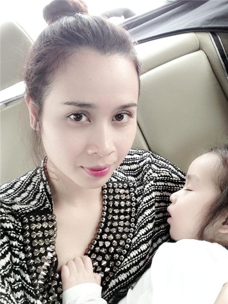 Hương Giang bức xúc vì ôsin vào trộm Facebook đăng ảnh riêng tư