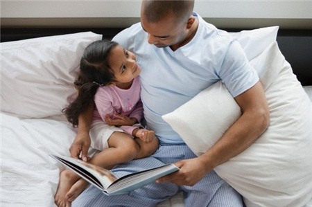 Những hoạt động thú vị để cha mẹ chơi cùng trẻ mới biết đi 1