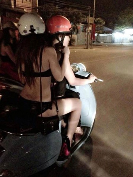 "Tức mắt" muôn kiểu thời trang hở bạo của thiếu nữ Việt - 16