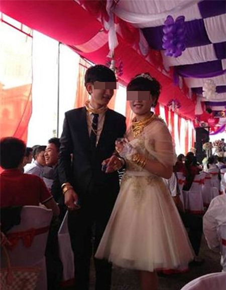 đám cưới, đại gia, gãy cổ, vàng, kiềng vàng, lắc vàng, siêu đám cưới, Hương Sơn, Hà Tĩnh