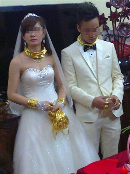 đám cưới, đại gia, gãy cổ, vàng, kiềng vàng, lắc vàng, siêu đám cưới, Hương Sơn, Hà Tĩnh