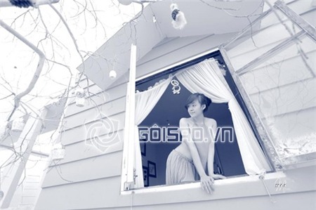 Bà Tưng nhận 'đá' tới tấp vì ảnh mặc áo yếm ở nhà lầu | Bà Tưng,Huyền Anh,Bà Tưng mặc áo yếm