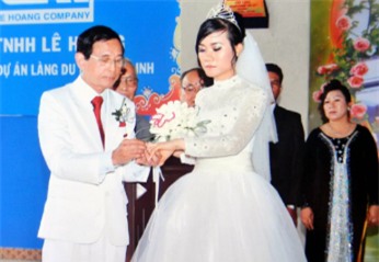 đại-gia-Lê-Ân, đám-cưới, vợ-trẻ, siêu-giường