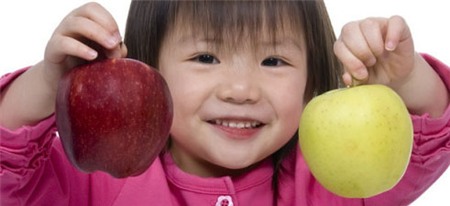 Tập cho bé thói quen ăn rau củ, hoa quả 2