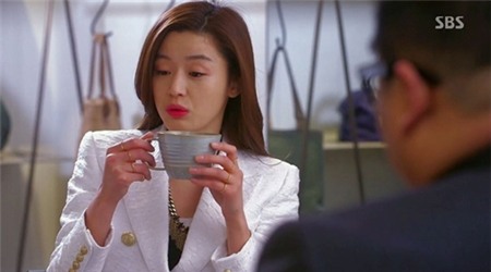 Học Jun Ji Hyun đeo midi ring 'chất lừ' - 2