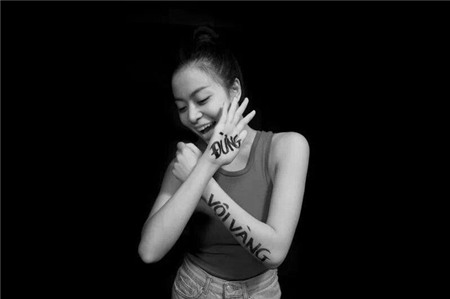 Lưu Thiên Hương gọi Hoàng Thùy Linh là ranh con