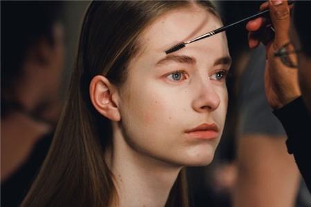 7 bí quyết giúp bạn kẻ lông mày dễ hơn 5
