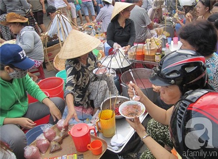 Thế giới quà vặt hấp dẫn tại chợ Cồn, Đà Nẵng 12