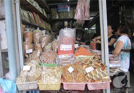 Thế giới quà vặt hấp dẫn tại chợ Cồn, Đà Nẵng 22